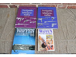 4x Waffenbücher Konvolut Infanteriewaffen 1. + 2. Weltkrieg Waffen Digest