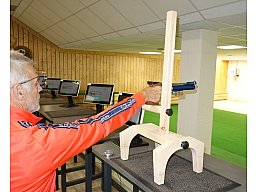 leichter Auflagebock, zerlegbarer Auflageständer für Schützen aus Zirbenholz