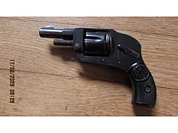 Historischer Revolver B & A (vermutlich Bolte & Anschütz Zella-Mehlis), Kal. .22short