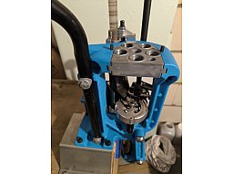 Dillon XL 650 Wiederladepresse Komplettset Zubehör Pulverfüller Strong Mount