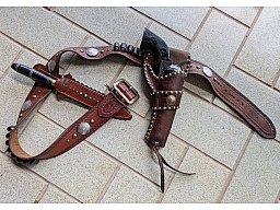 OLD TIME GUN RIG IM SOUTHWEST STYLE (HOLSTER, PATRONENGURT UND MESSER MIT SCHEIDE)
