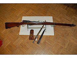 Rep Büchse Swiss SIG M 11 Kal 7,5x55 Nrgl mit Riemen u. Kpl. Bajonett Top Zustand