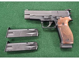 Halbautomatische Pistole Sig Sauer P226 Kal. 9mm Para gebraucht