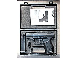 NEUW. WALTHER P99 PISTOLE im Kaliber 9mm P.A.K. komplett mit Ersatzmagazin