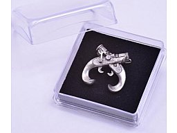 Anstecker Handböller gekreuzt