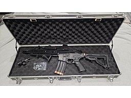 Airsoft Komplettset im Alu Koffer: ICS M4 S-AEG + 3 Pistolen + A-TACS + Volles Zubehör