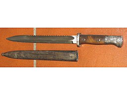 Kaiserreich und 1. Weltkrieg, Seitengewehr M84/98 mit Sägerücken. Hersteller Gottlieb Hammesfahr So