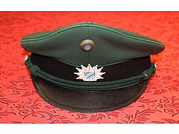 Polizei-Schirmmütze der Münchner Stadt-Polizei mit bayerischen Wappen im Stern nicht BGS Zoll
