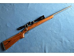 SEHR SCHÖNE REPETIERBÜCHSE RUGER M77 MK II .223 MIT ZF TASCO 6-18x40