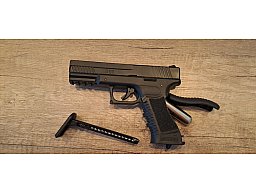 Glock 17 Airsoft mit CO2 Kapseln