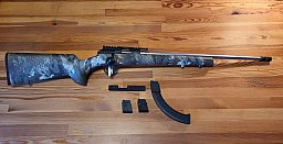 CZ 457 Camo Stainless .22LR mit viel Zubehör.