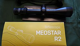 Meopta Zielfernrohr R2 2,5–15x56 RD PA mit Zeiss Schiene - 4LP-Parallaxenausgleich -Neuwertig