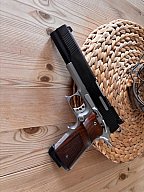 Peters Stahl Multicaliber .45Auto 6 Zoll mit 9mm Wechsellaufsystem
