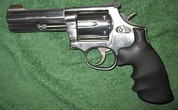 Smith & Wesson Revolver .357 Magnum Modell 686-5 mit 4 Zoll Lauf