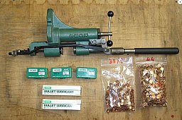 RCBS Fett- und Kalibrierpresse LAM II + 3 Matrizen + Fett + Gaschecks