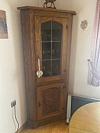 Eckvitrine Eiche mit Jagdmotiven