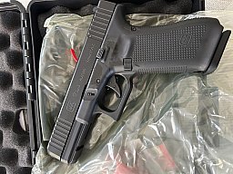 Glock 17 Gen 5 BLK Set Pyrolauncher 9 mm PAK NEU