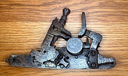 Originales Antikes Schnapphahnschloss