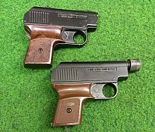 2 Schreckschuss Pistolen im Kaliber 6mm Flob.