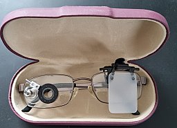 Brille mit Irisblende