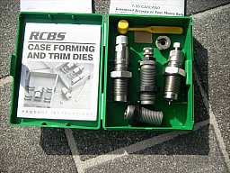Konvolut Matritzensatz 7,35 Carcano – 7,35 x 51 von Lee und RCBS m. Hülsenhalter und Trimmmatrize