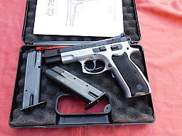 CZ 75 Pistole Doutone Stainless Griffstück Kal. 9 mm Luger mit Reservemagazin und Koffer, neuwert.
