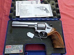 S&W Smith & Wesson Mod. 686-4 Target Champion 6 Zoll Kal. 357 Mag. mit Koffer