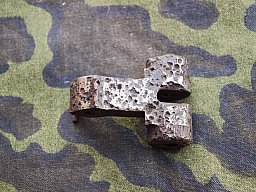 Luger P08 Hinteres Kniegelenk – Bodenfund