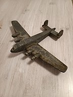 Bomber Kinderspielzeug England / Deutschland/ Amerika ? - altes Teil vermutlich 2 WK