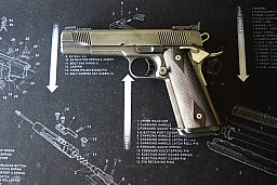 Caspian Schäfer Custom Shop