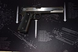 Caspian mit Para Ordnance Griffstück 45 Auto