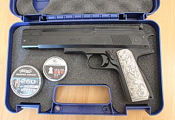 WEIHRAUCH HW45 Kal.22 mit Arabesken 1911 Metall-Griffschalen, Diabolo, Smith & Wesson Koffer (HW 45)