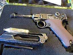 LEGENDS WWII P08 CO2 im Antikfinish