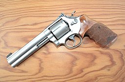 Revolver S&W 686, Target Champion, 6 Zoll, Cal. 357 Magnum
