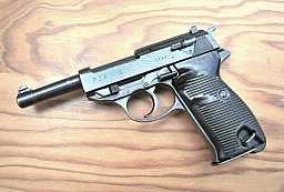 Pistole P.38 Spreewerk, seltenes FN-Griffstück, WK. II
