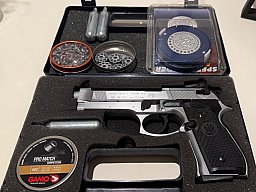 Beretta M 92 FS / Edelstahl * 4,5 mm * CO2 * Speedloader