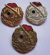 !!! Sonderpreis Schießauszeichnung der Kampfgruppen der DDR - kompletter Satz