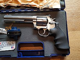 Smith & Wesson Mod. 686 Kal..357 Magnum 6" Lauflänge