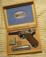 P 08 Pistole Mauser Kassette, Präsentation