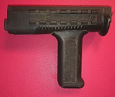 AK47 Kalaschnikow Polen BERYL / unterer Handschutz mit Griff und Zubehörschienen