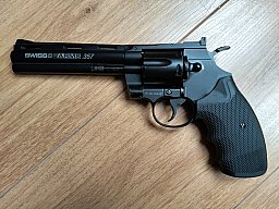 CO² Revolver Swiss Arms .357 4,5 mm mit Zubehör