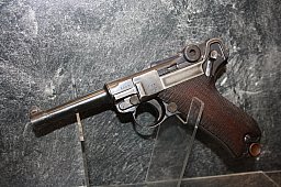 Pistole Erfurt P08 1913 Kal. 9mm Luger Truppenstempel 82.R.9.4 #8025