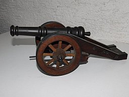 Schöne Vollstahlkanone