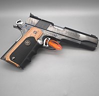 Colt 1911 MK IV Serie ´80 " Gold Cup National Match mit Pachmayr Griff "American Legend" Elliason Vi