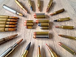 Konvolut Deko-Sammlerpatronen Militär- + Jagdmunition