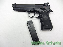 Pistole Beretta Mod.92FS, Kaliber 9mm Luger mit Reservemagazin. Guter Zustand!!!