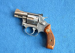 SEHR SCHÖNER REVOLVER SMITH & WESSON 63-3 STAINLESS STEEL .22LR