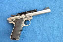 SEHR SCHÖNE PISTOLE RUGER MARK IV .22LR STAINLESS STEEL