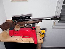 Anschütz 1771 – Kaliber .17 Hornet mit DDOptics 2-20x50 und Roedale Schalldämpfer