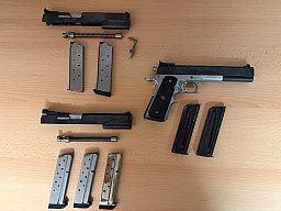 Pistole Peters Stahl Multicaliber .45Auto Inkl. Wechselsystem .38SuperAuto + .22lr inkl. 7 Magazine